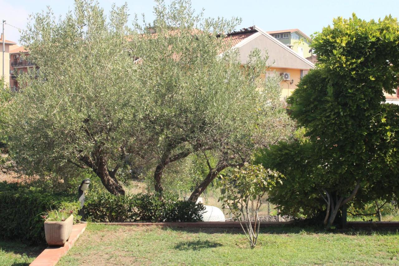 Villa Sicilia Apartment Катания Экстерьер фото